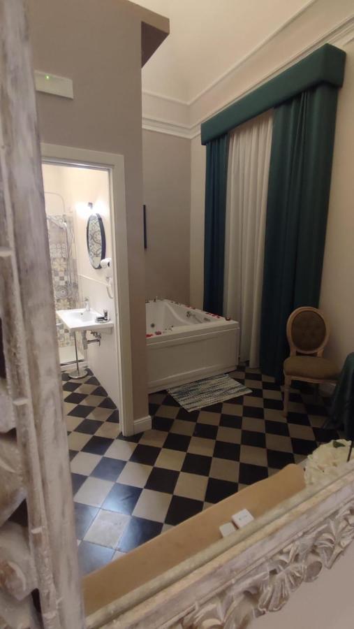 B&B Romeo Luxury Rooms CTA Exterior foto