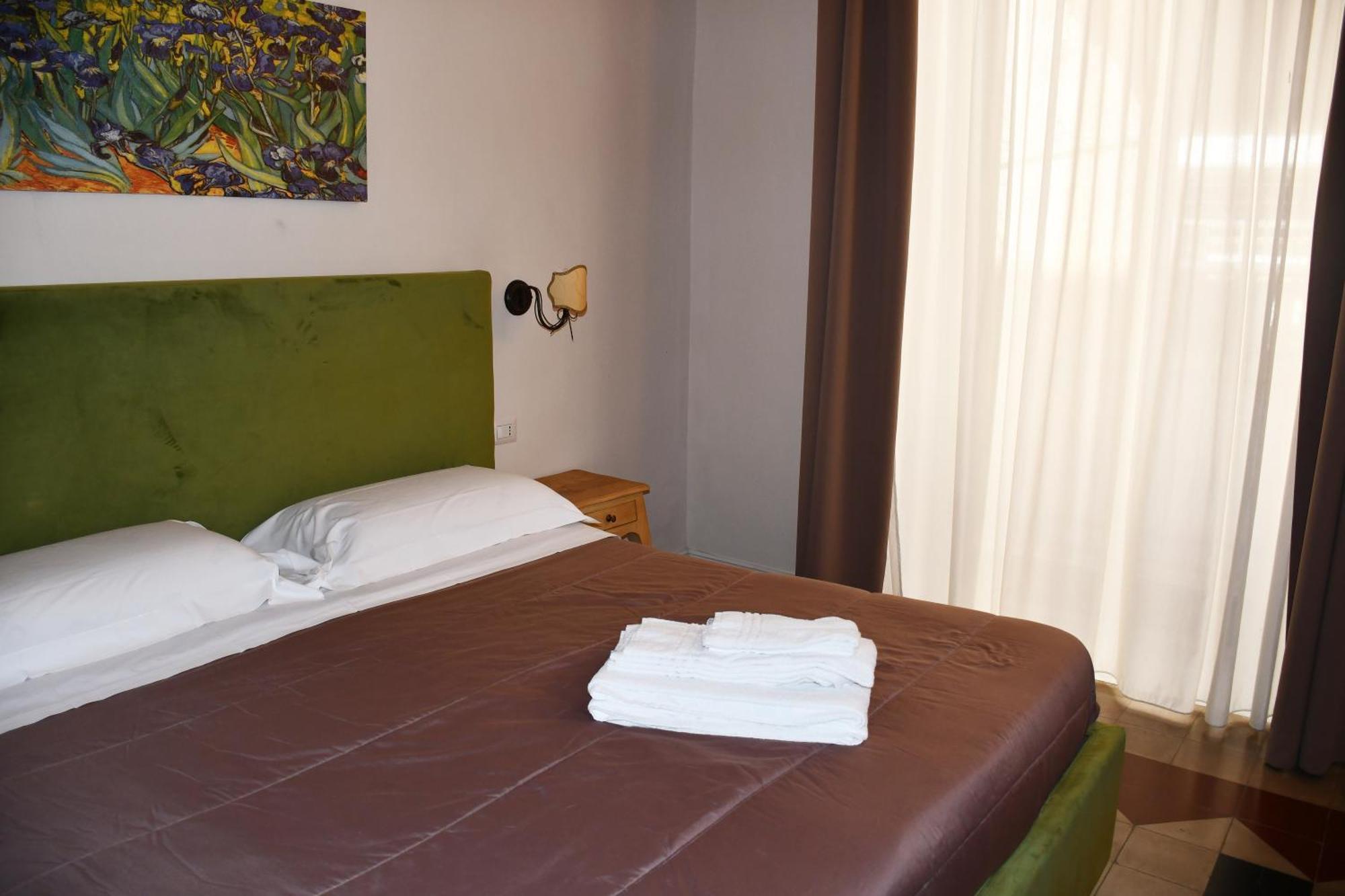 B&B Romeo Luxury Rooms CTA Exterior foto
